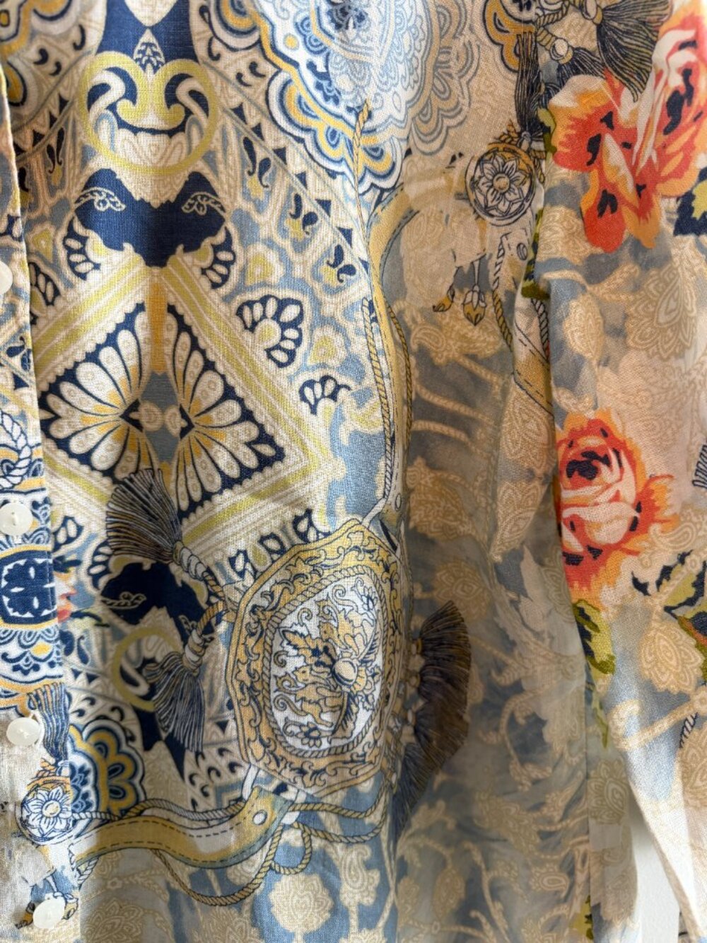 Chicos Linen Blouse Blue Floral Paisley Button Front Lightweight Summer Top SZ 1 - Picture 9 of 12